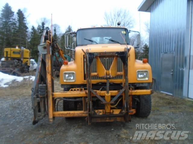 International 5500 i Sneeuwschuivers en -ploegen