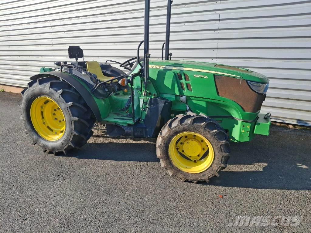 John Deere 5075GL Tractoren