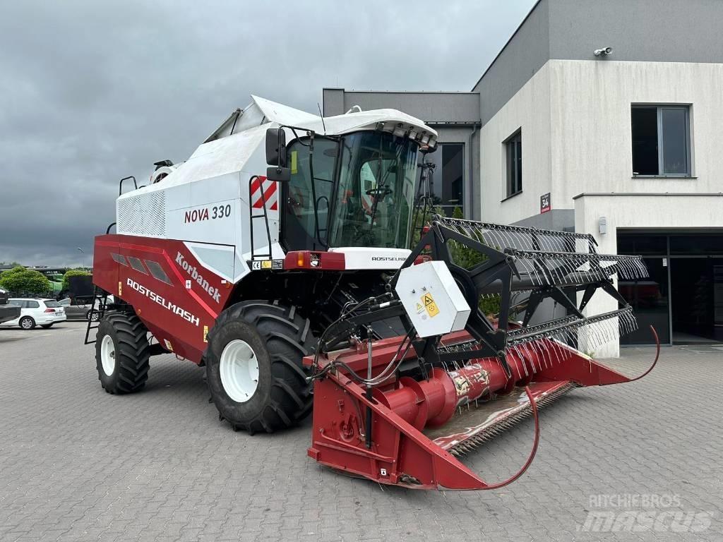 Rostselmash Nova330 Maaidorsmachines