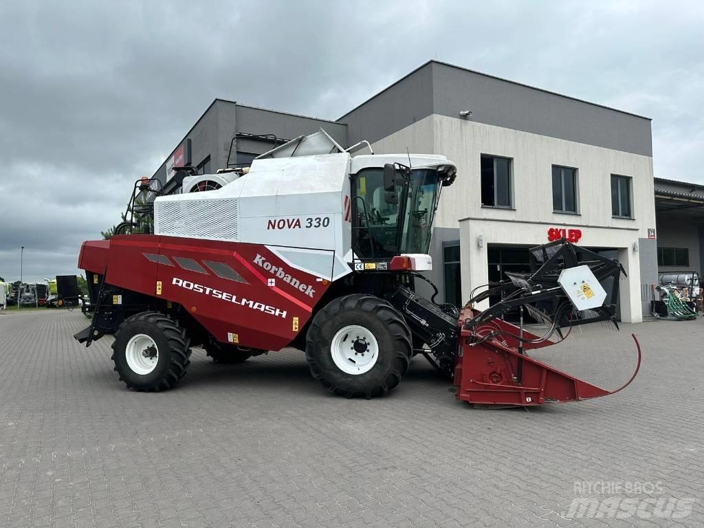 Rostselmash Nova330 Maaidorsmachines