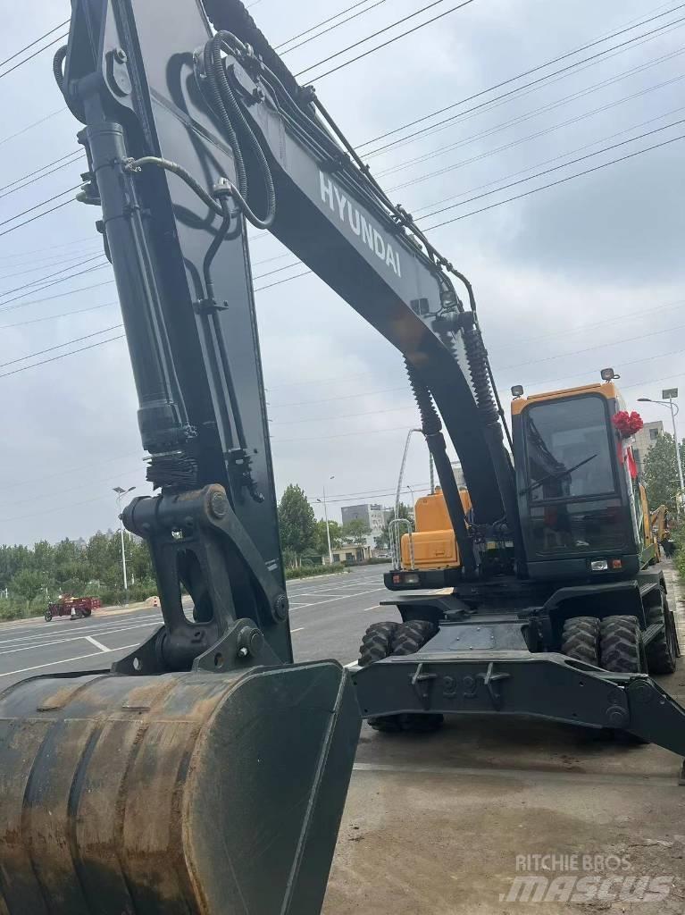 Hyundai 210WVS Wielgraafmachines