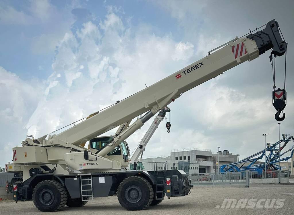 Terex Quadstar 1075 Ruwterrein kranen