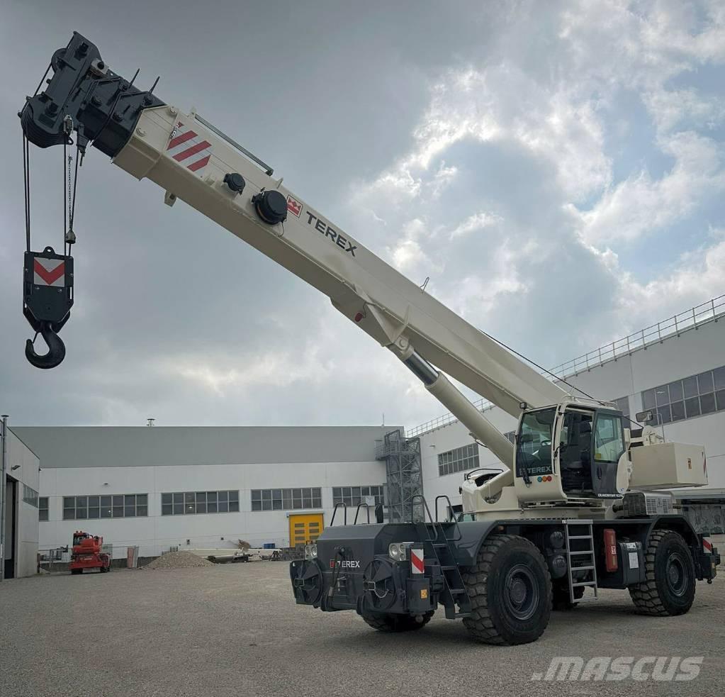 Terex Quadstar 1075 Ruwterrein kranen