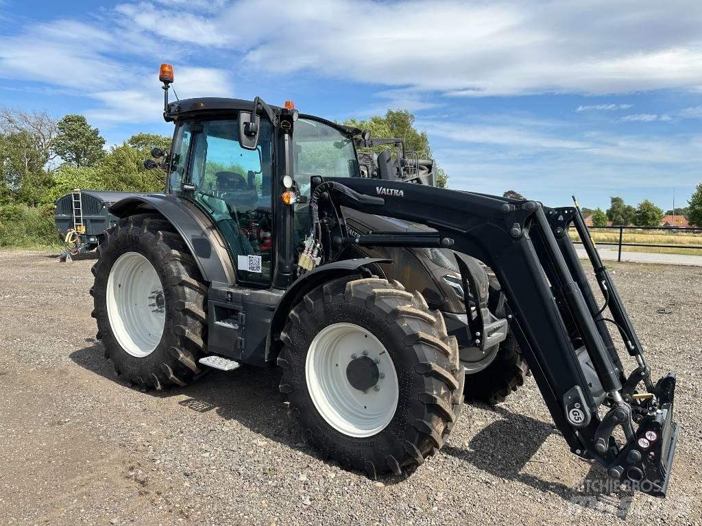 Valtra G 135 A Tractoren