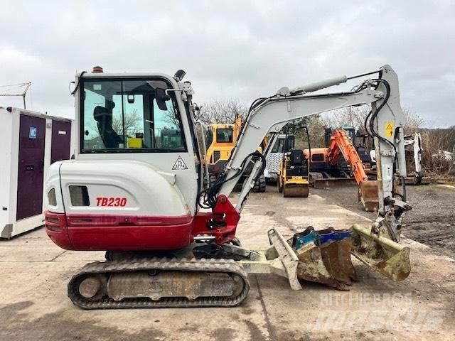 Takeuchi TB 230 Minigraafmachines < 7t