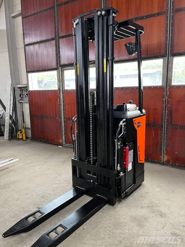 Rocla SST 16 AC Zelfrijdende stapelaars