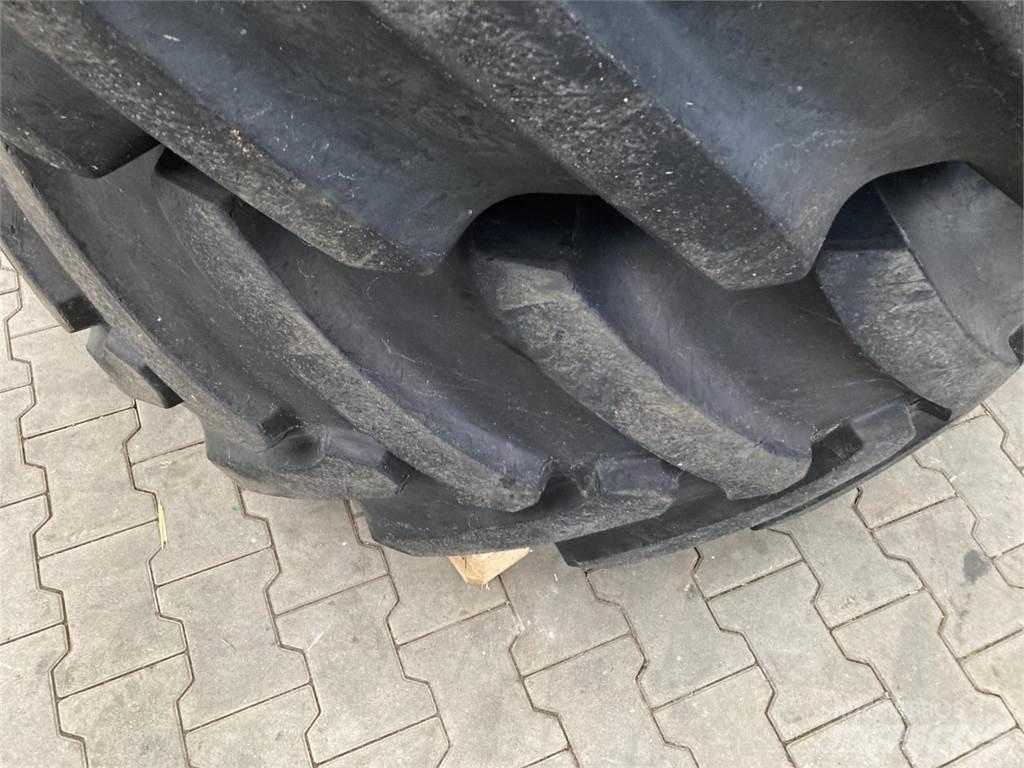 Starmaxx 600/70R30 Banden, wielen en velgen
