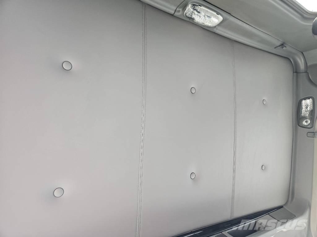 Kenworth T 800 Trekkers