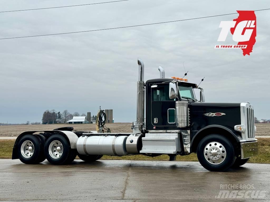 Peterbilt 389 Trekkers