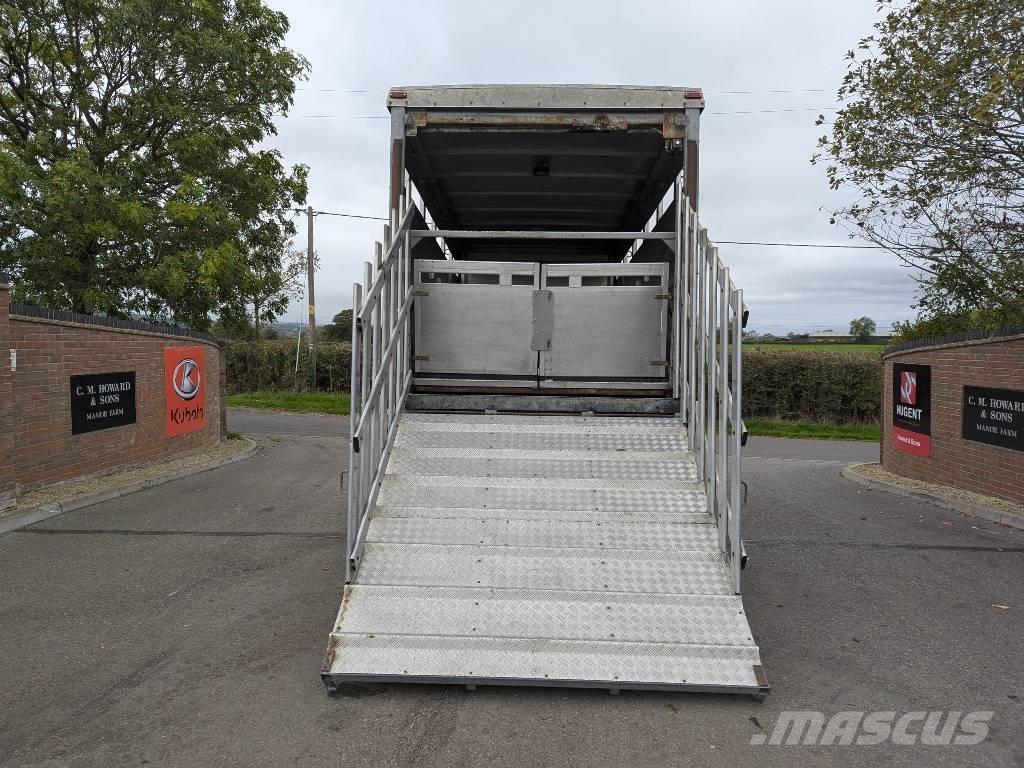 Mercedes-Benz 816 Bakwagens met gesloten opbouw