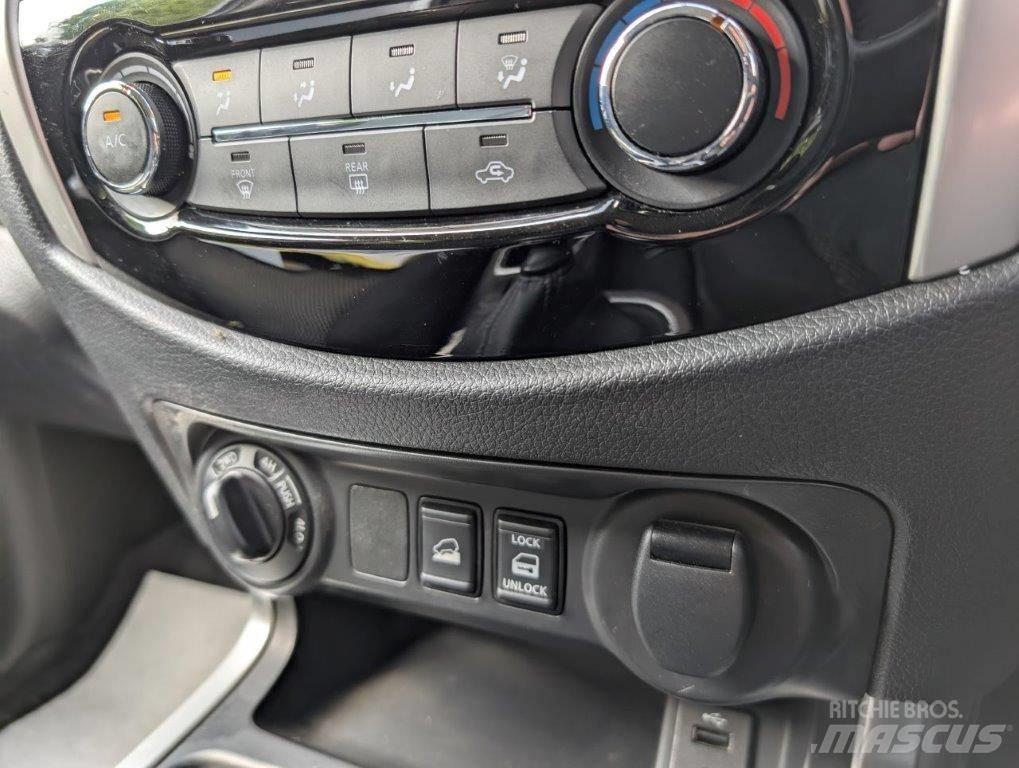 Nissan Navara Bestelwagens met open laadbak