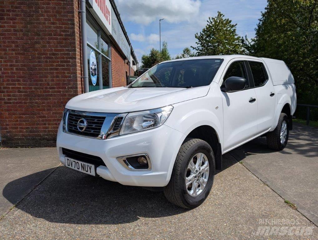 Nissan Navara Bestelwagens met open laadbak