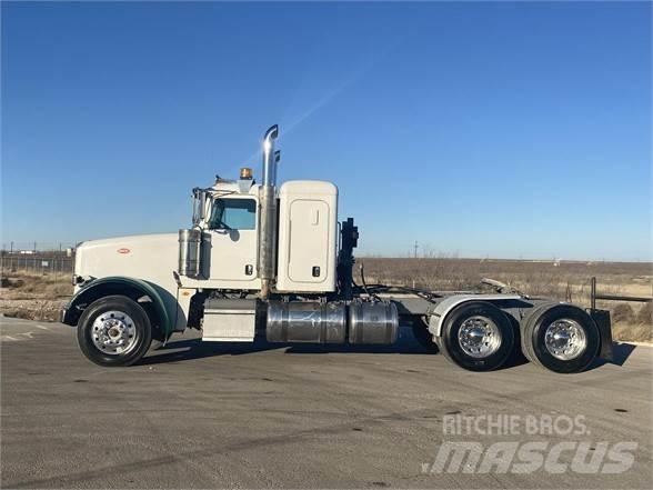 Peterbilt 367 Trekkers