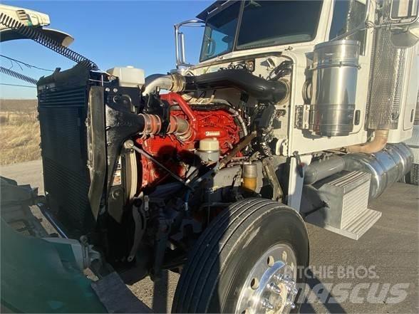 Peterbilt 367 Trekkers