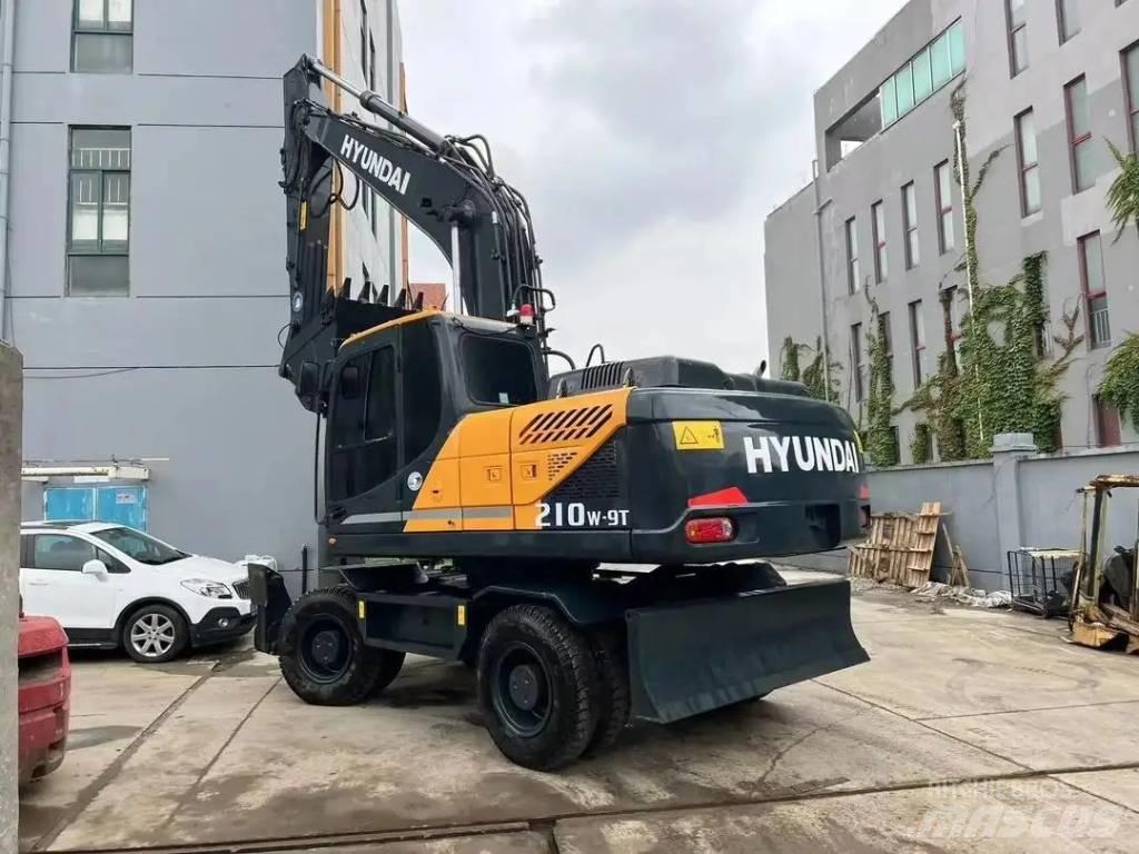 Hyundai R210W-9 Wielgraafmachines