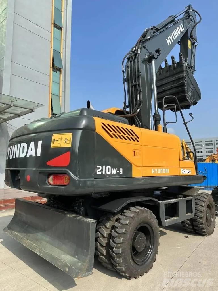 Hyundai R210W-9 Wielgraafmachines