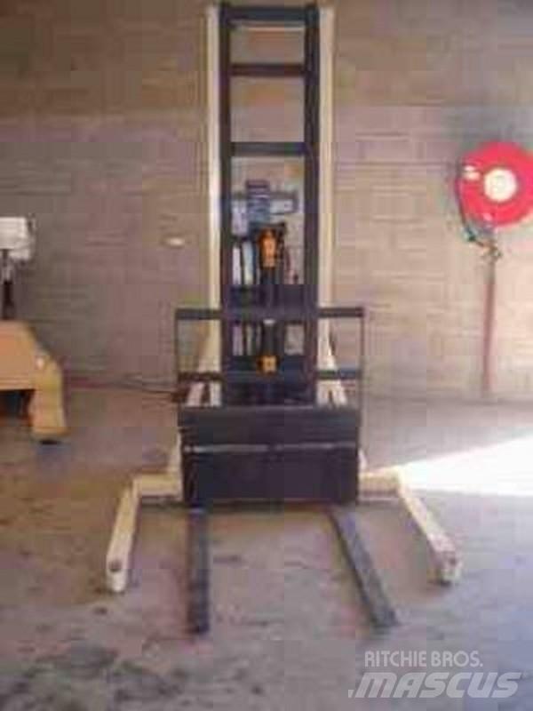 Crown 20MT110A Stapelaar meeloop