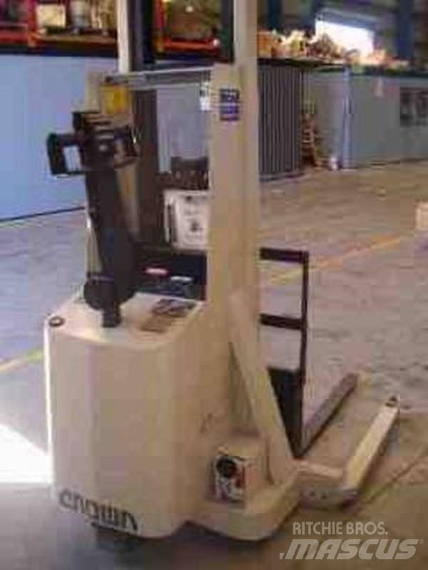Crown 20MT110A Stapelaar meeloop
