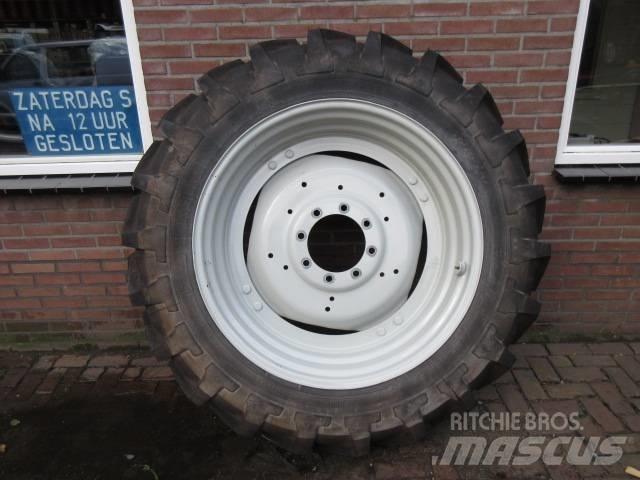 Michelin 13.6/38 Banden, wielen en velgen