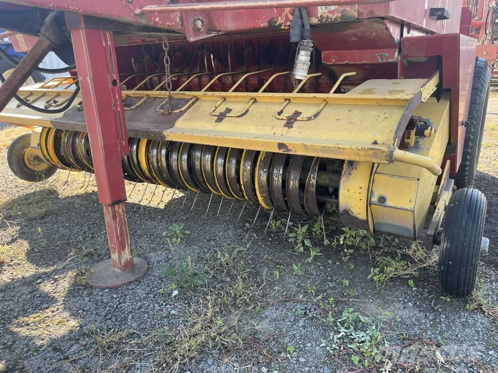 New Holland 544 Ronde-balenpersen