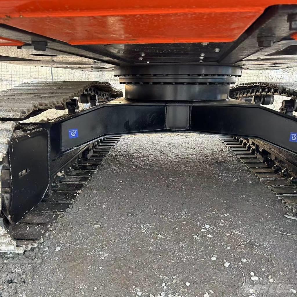 Hitachi ZX 200 Rupsgraafmachines