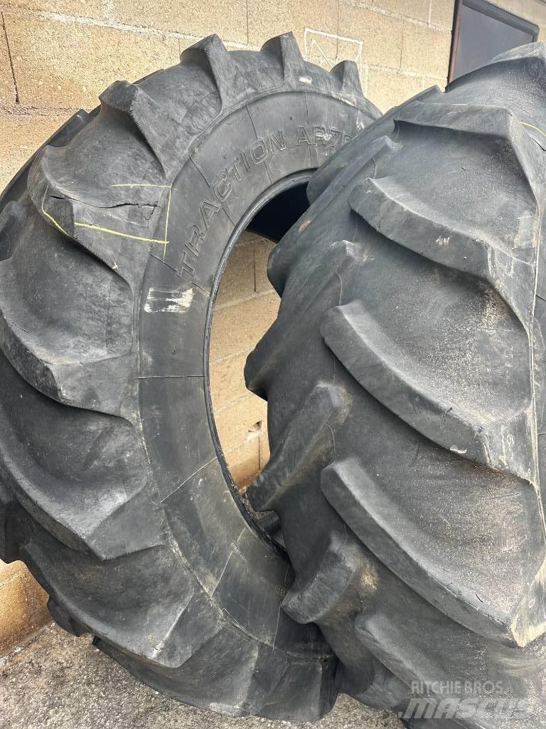 Barum 520/70R38 Banden, wielen en velgen