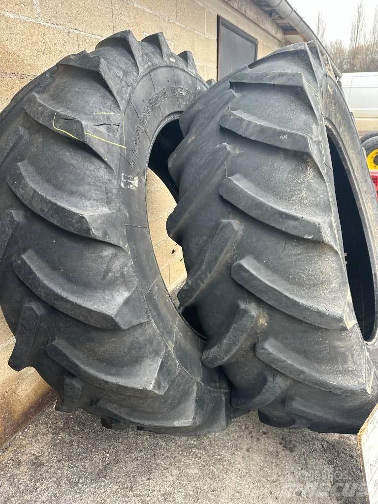 Barum 520/70R38 Banden, wielen en velgen