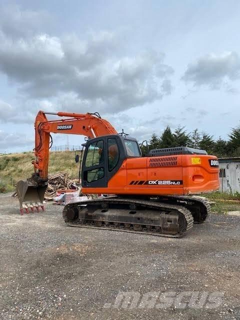 Doosan DX 225 NLC Rupsgraafmachines