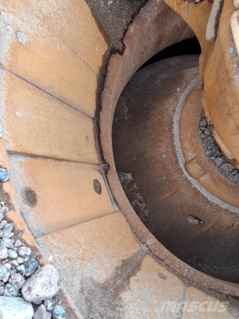 Sandvik UH550 E Mobile crushers