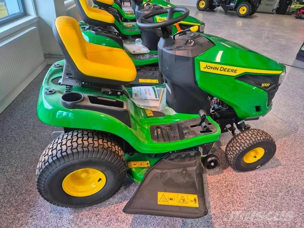 John Deere X 107 Rijmaaiers