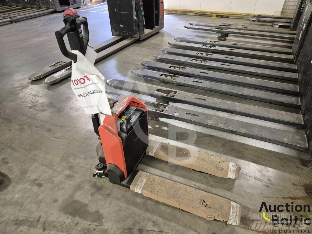 Toyota LHE130 Orderpicker voor middelhoog niveau