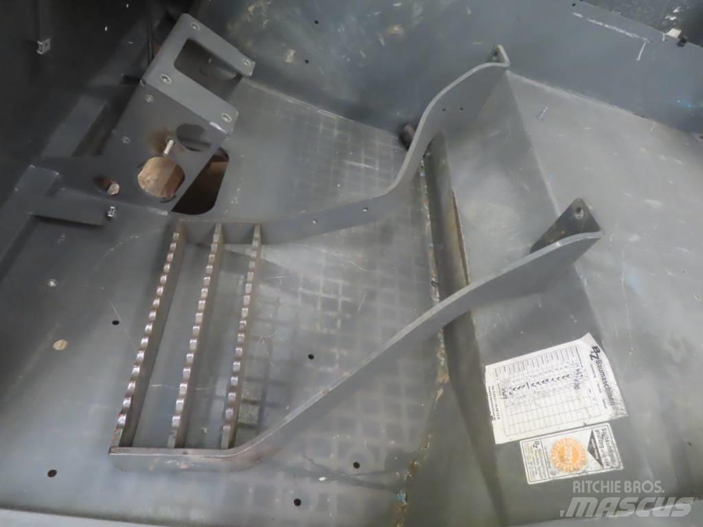 Kramer 353-354 Cabine en interieur