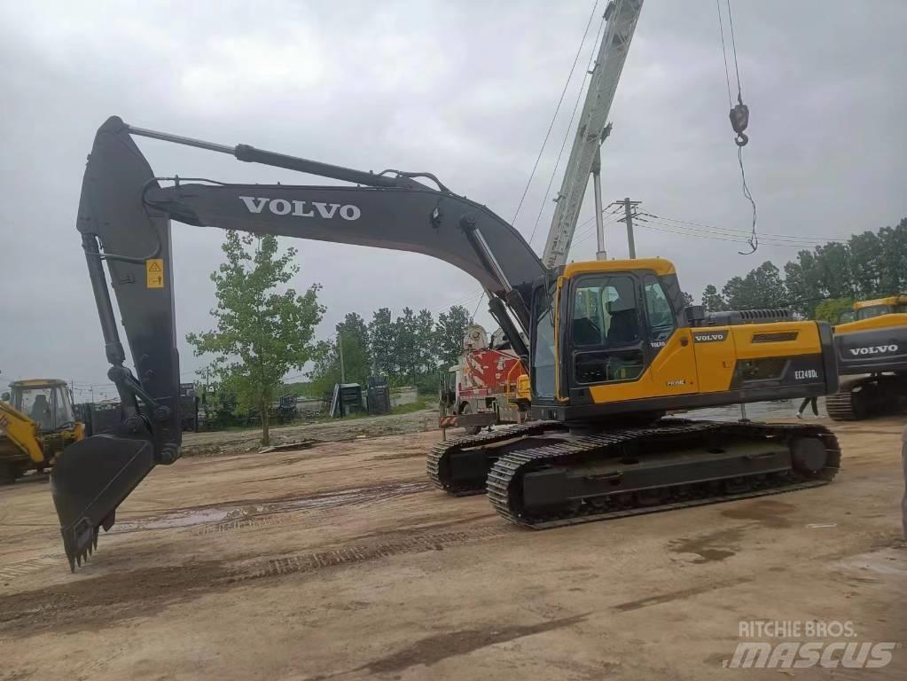 Volvo EC 240 DL Rupsgraafmachines