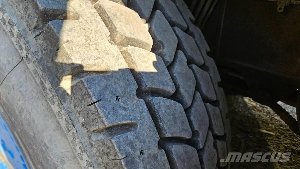 Kato SR250 Ruwterrein kranen