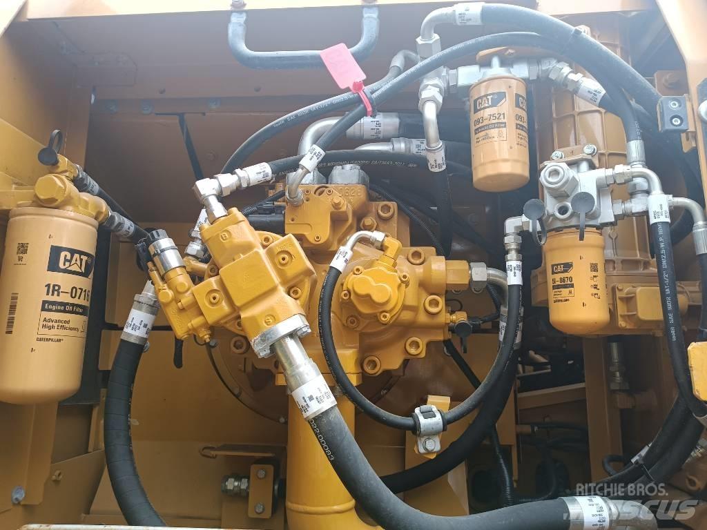 CAT 330 D Rupsgraafmachines