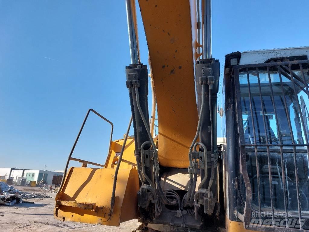 Liebherr R 946 Rupsgraafmachines