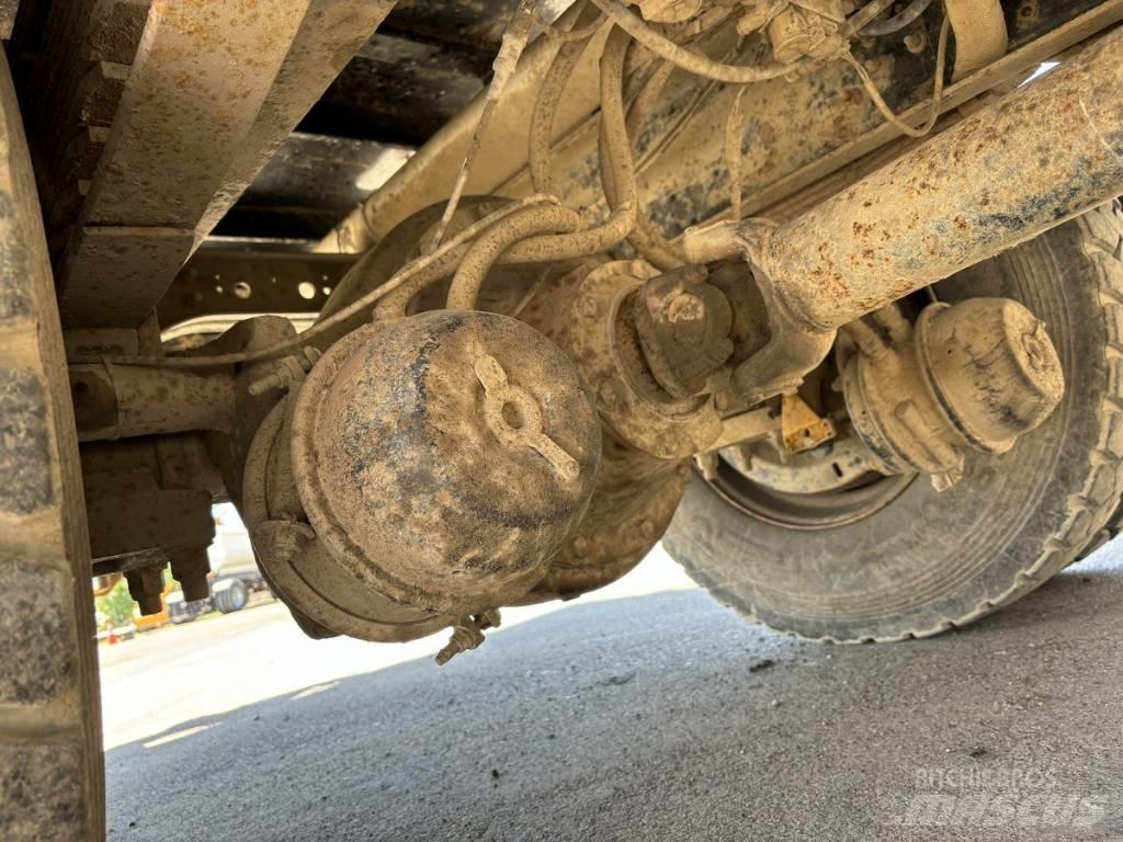 International 4900 Platte bakwagens