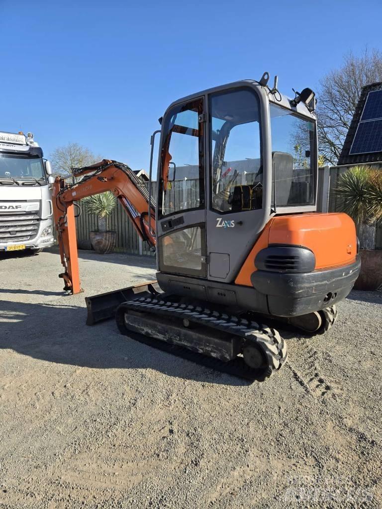 Hitachi ZX 30 Minigraafmachines < 7t