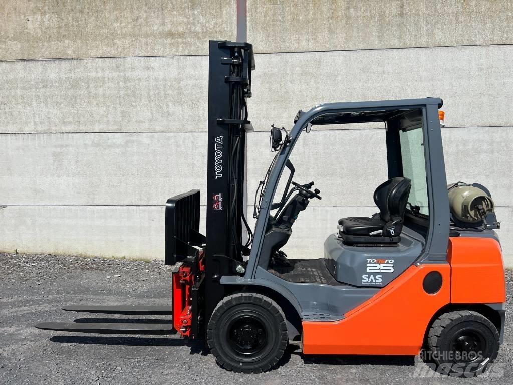Toyota 02-8FGF25 LPG heftrucks
