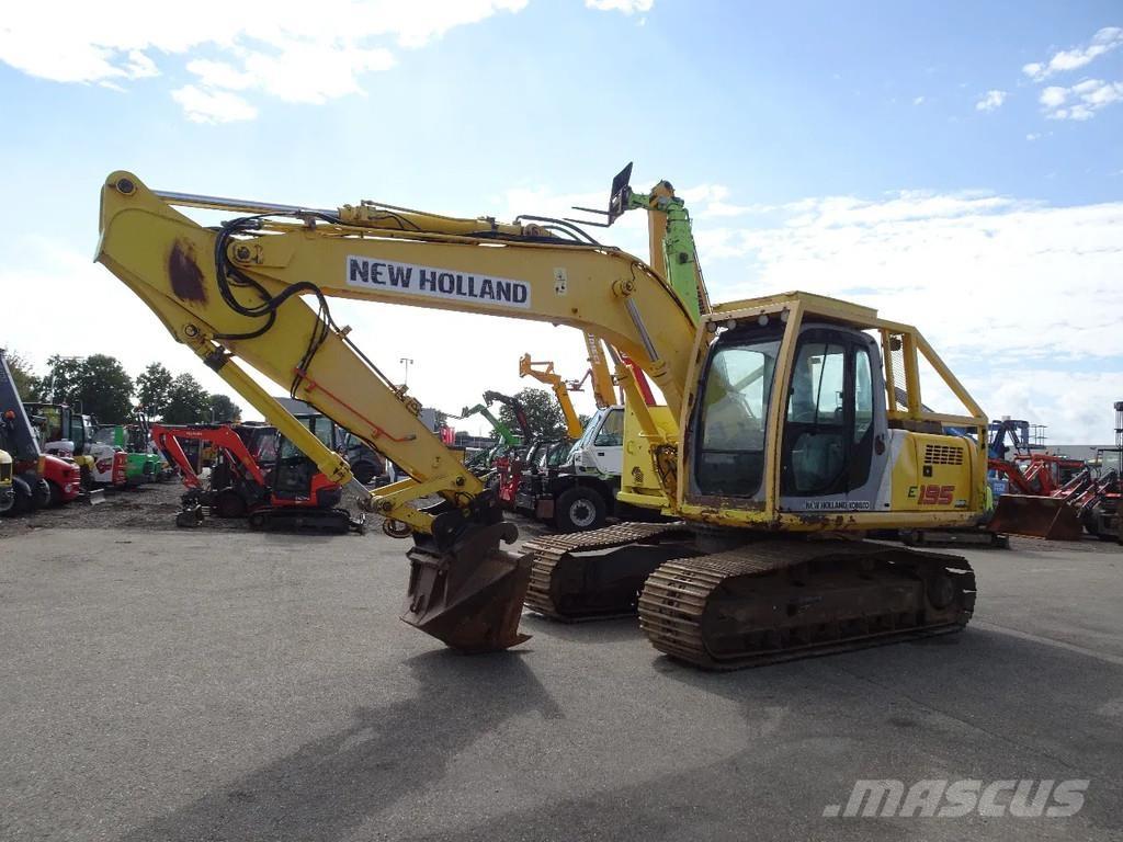 New Holland E195 Rupsgraafmachines