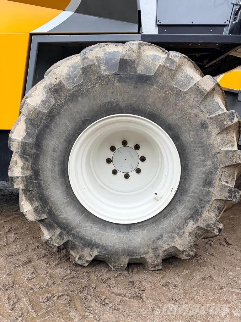 Sampo-Rosenlew 2065 Maaidorsmachines