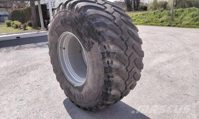 Alliance 800/60R32 Banden, wielen en velgen