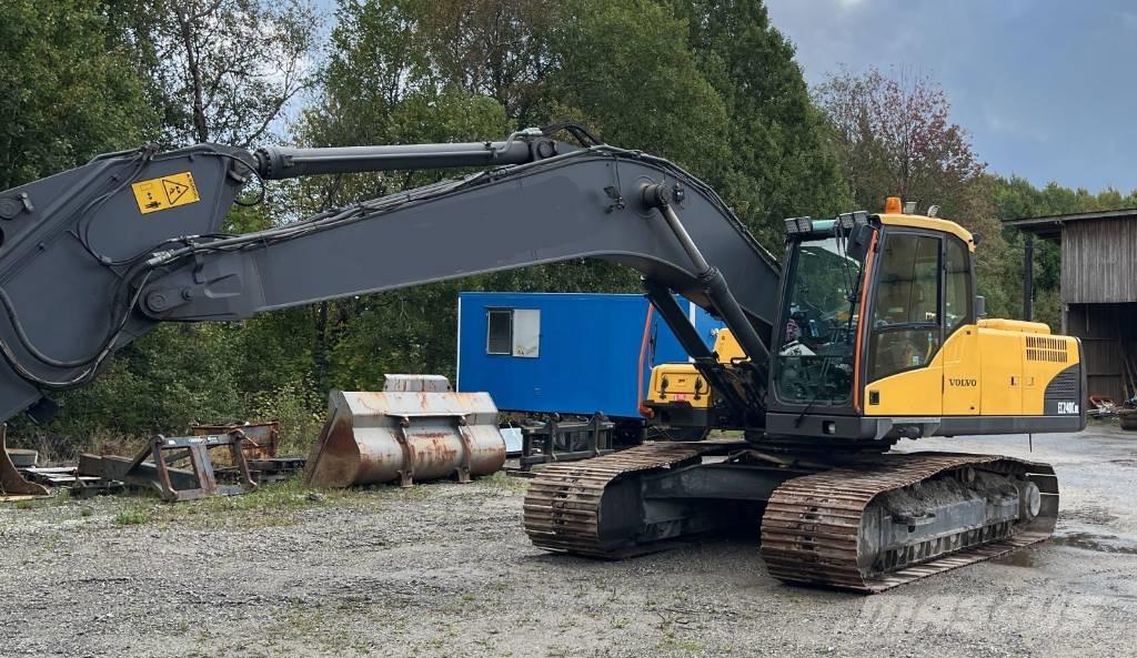 Volvo EC 240 C L Rupsgraafmachines