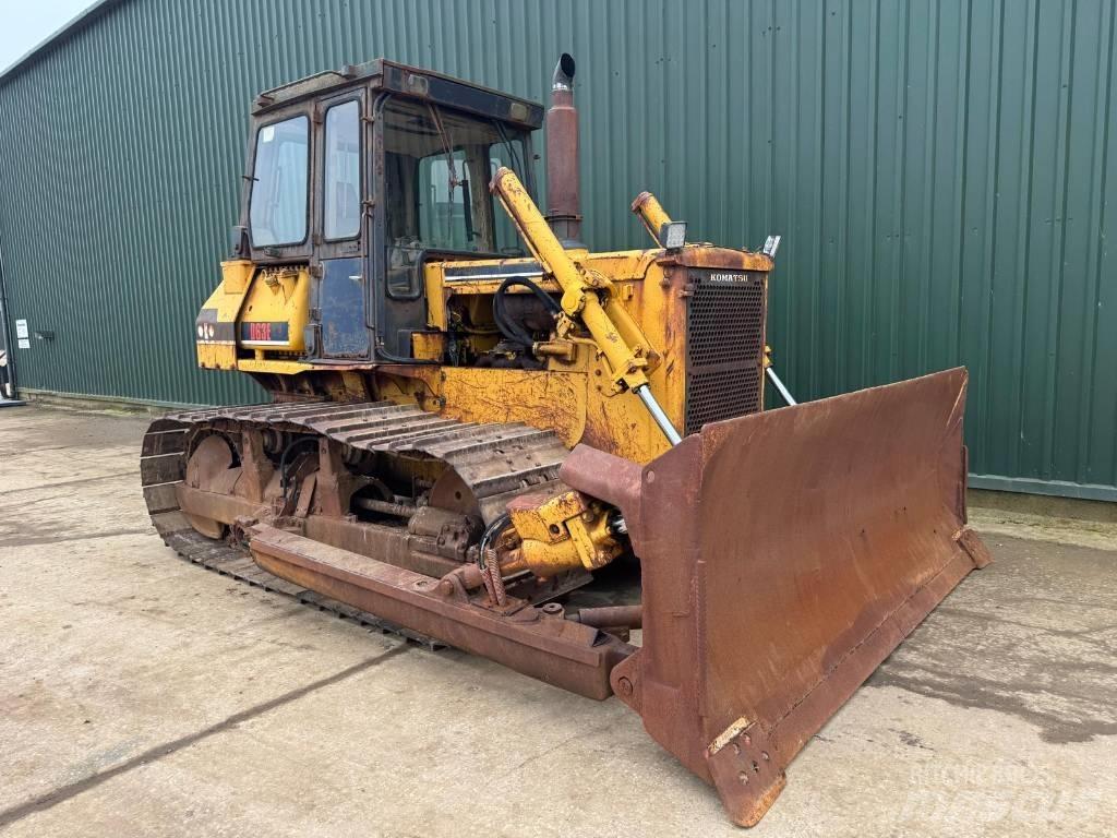 Komatsu D63E-1 Rupsdozers