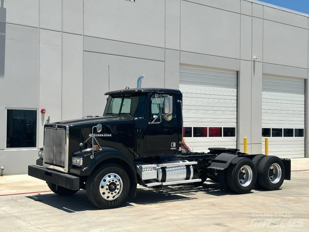 Western Star 4900 Trekkers