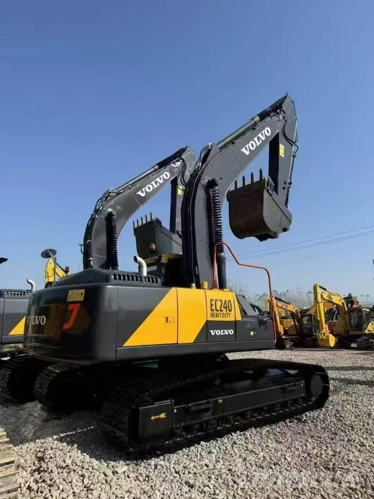 Volvo EC 240 Rupsgraafmachines