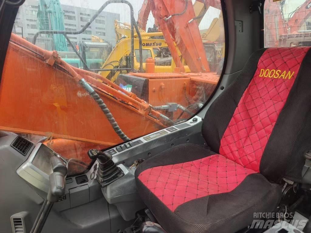 Doosan DX 140 Rupsgraafmachines
