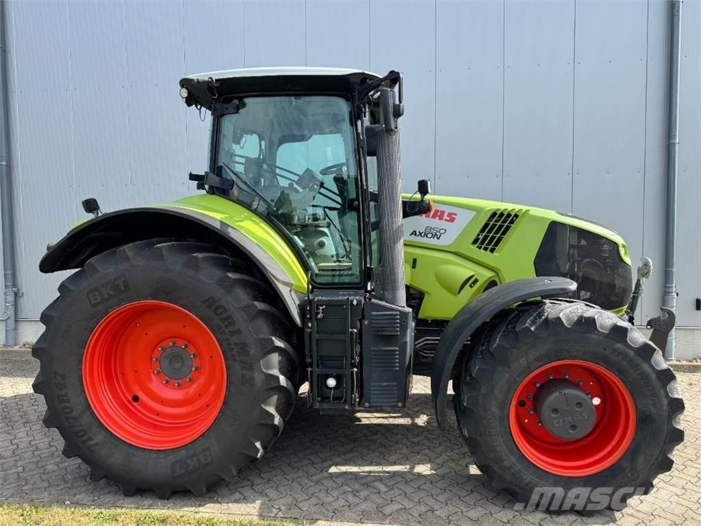 CLAAS Axion 850 Tractoren