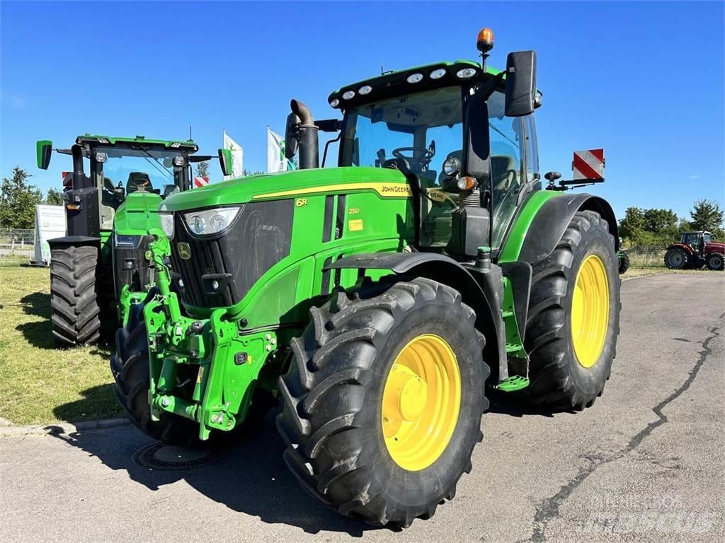 John Deere 6R 250 Tractoren