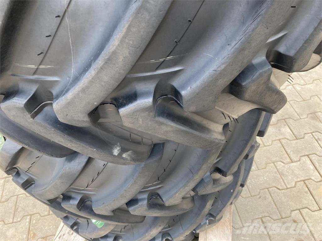 Michelin 400/70R20 Banden, wielen en velgen